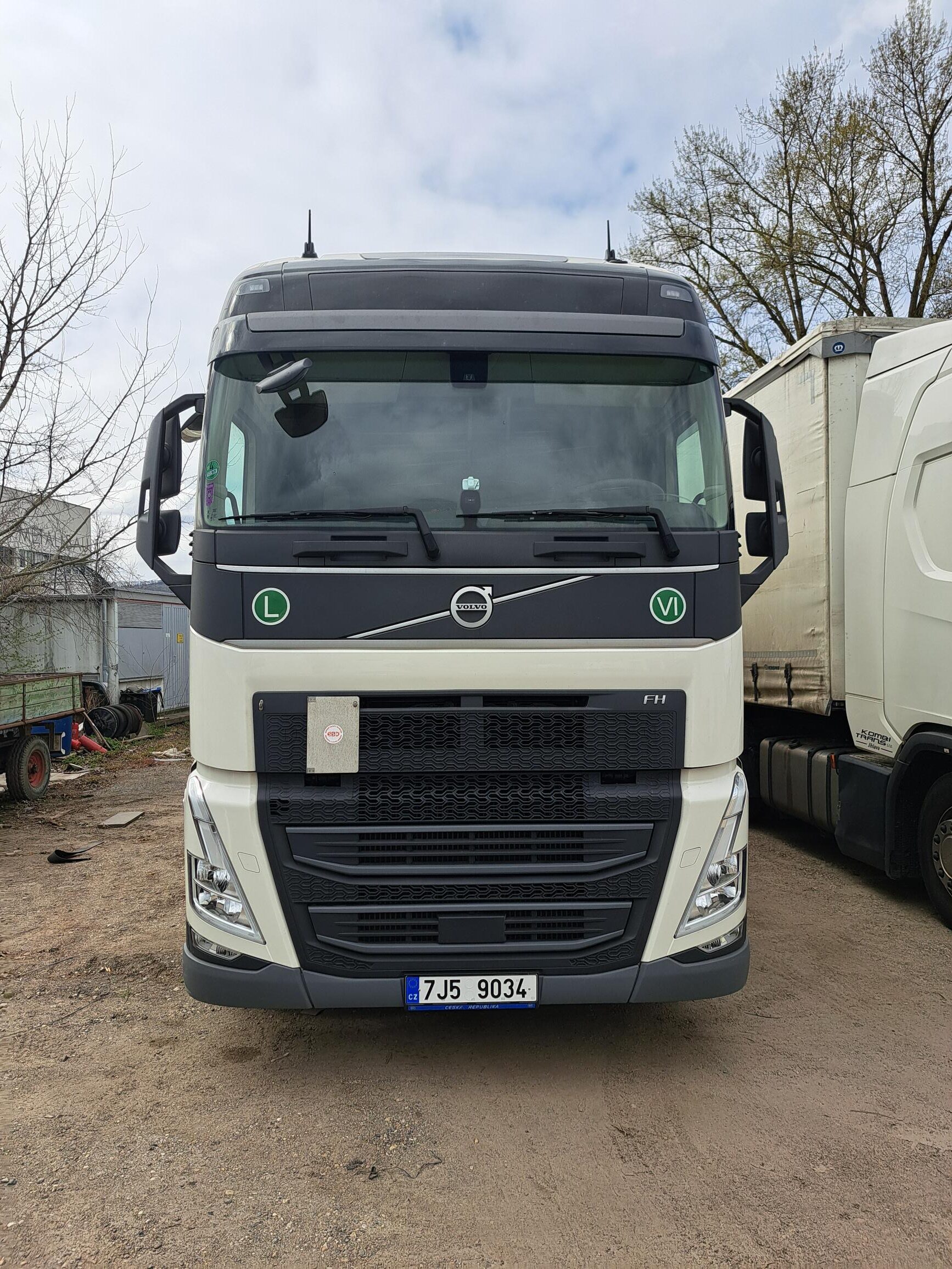 VolvoFH500_front