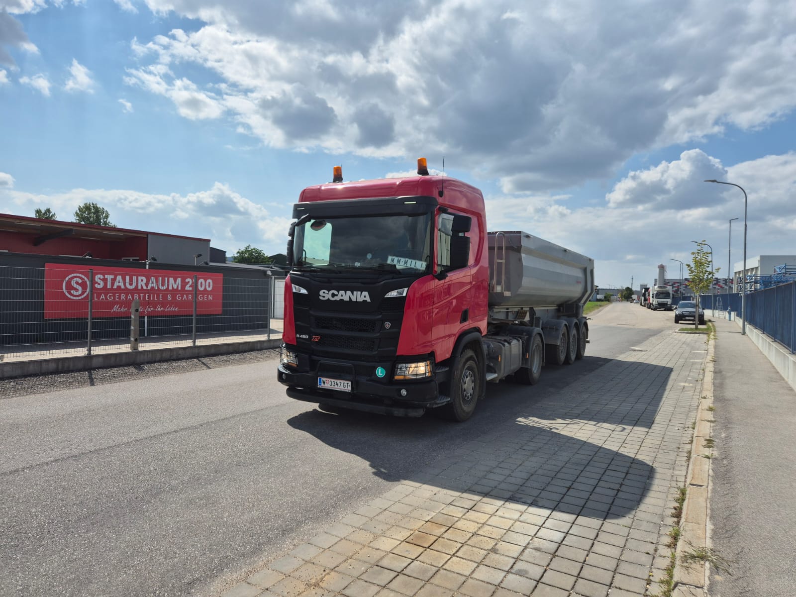 WhatsApp Image 2025-10-20 at 09.59.32 (5)