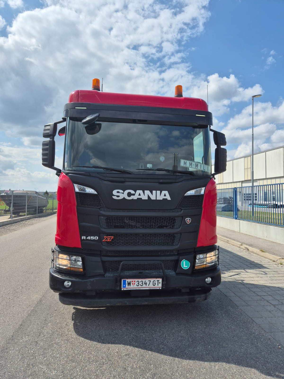 WhatsApp Image 2025-10-20 at 09.59.32