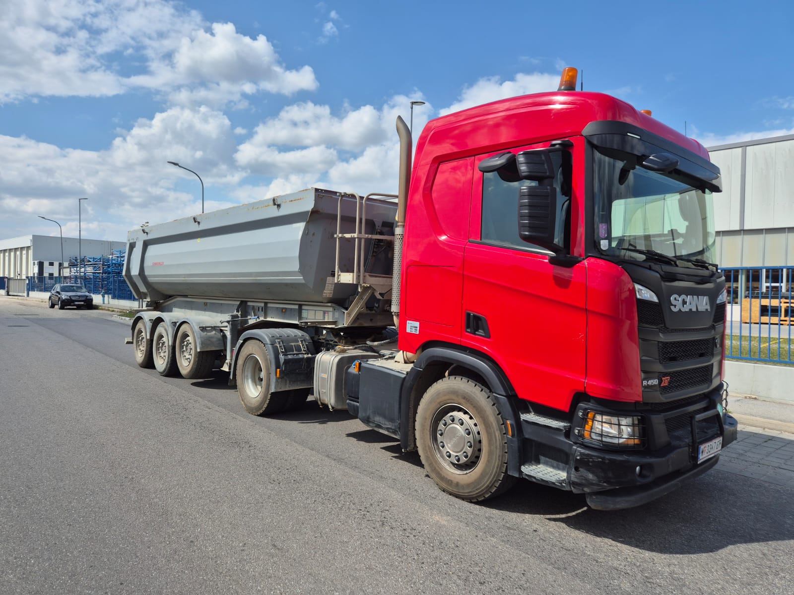 WhatsApp Image 2025-10-20 at 09.59.33